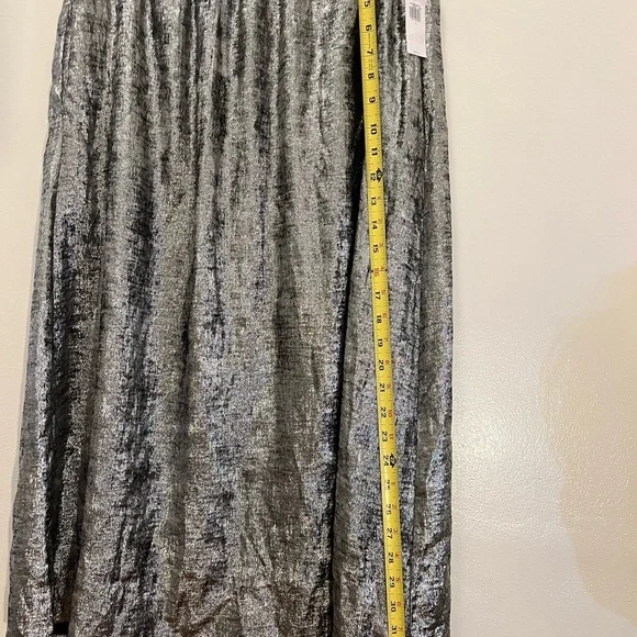 NWT Old Navy L Metallic Silver Elastic Waist MIDI Skirt Pockets - Picture 4 of 7